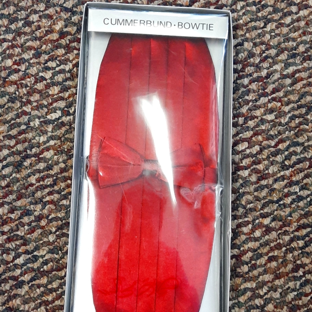 NWOT  CUMMERBUND BOWTIE ... Burgundy